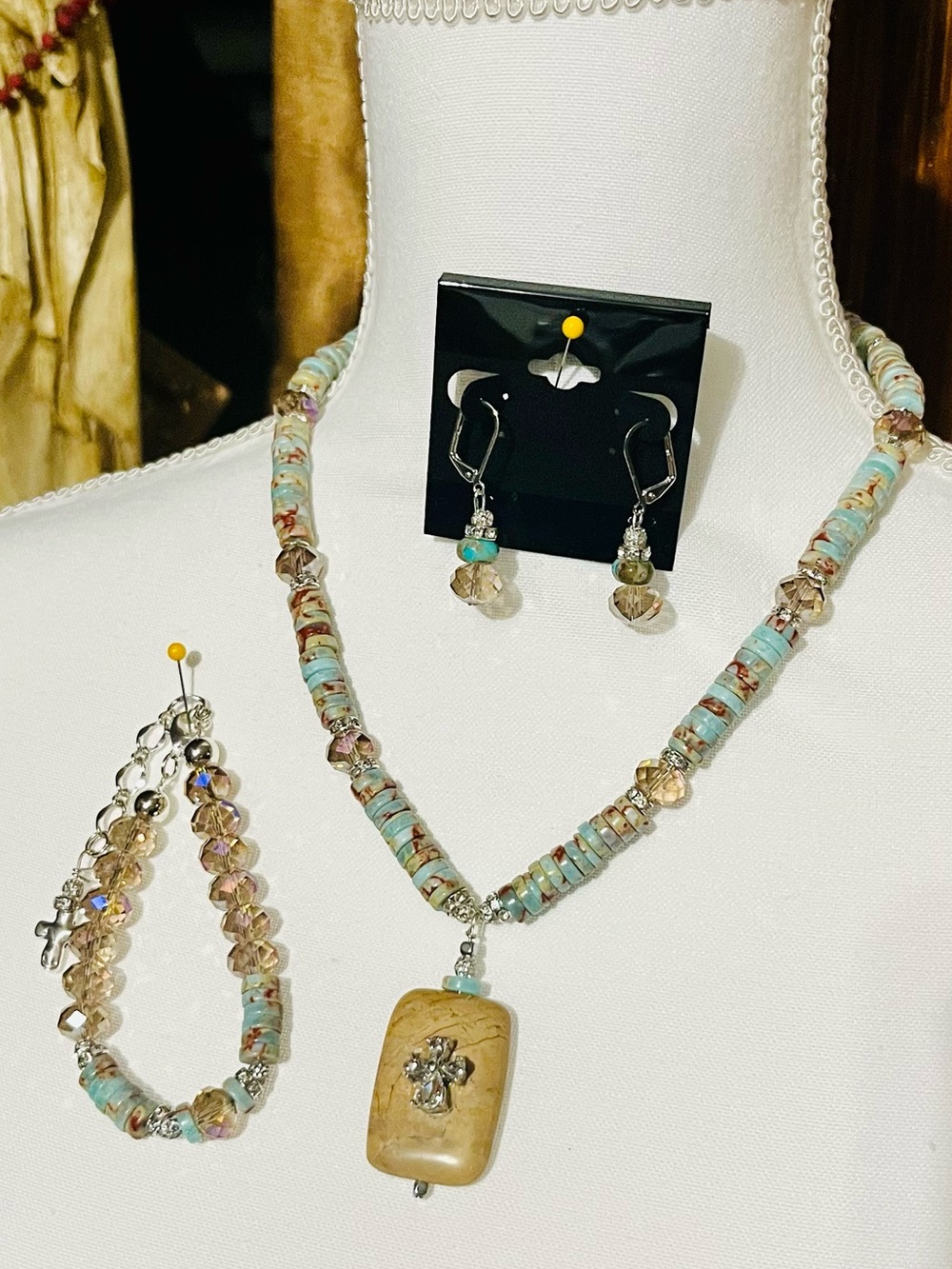 Turquoise Bead Necklace Set with Beige Pendant and Crystal Accents by